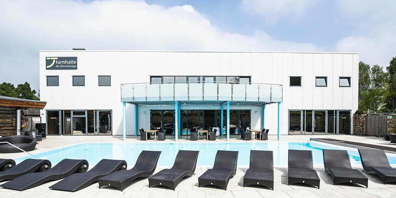 Fitnessstudio pool